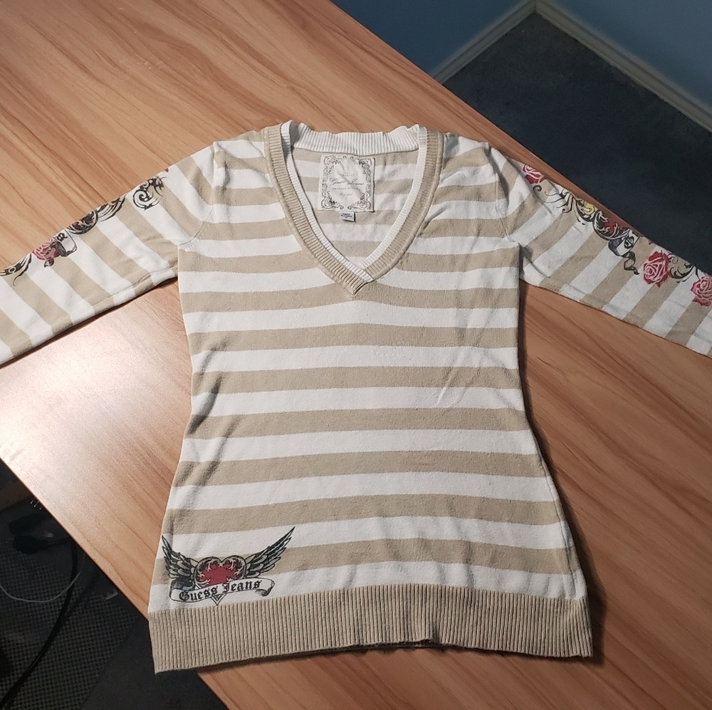 GUESS 3/4 Sleeve Top w/Bejewed Rose Design on Back